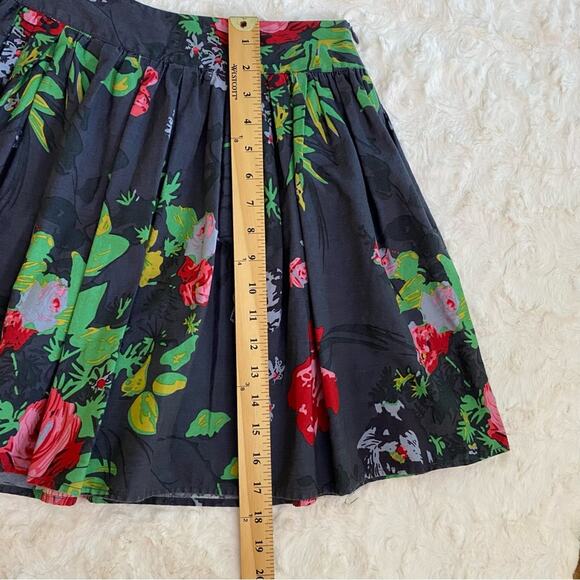 Lux Women's Circle Mini Skirt Size Small High Rise Floral Pleated Fit and Flare - Picture 10 of 10